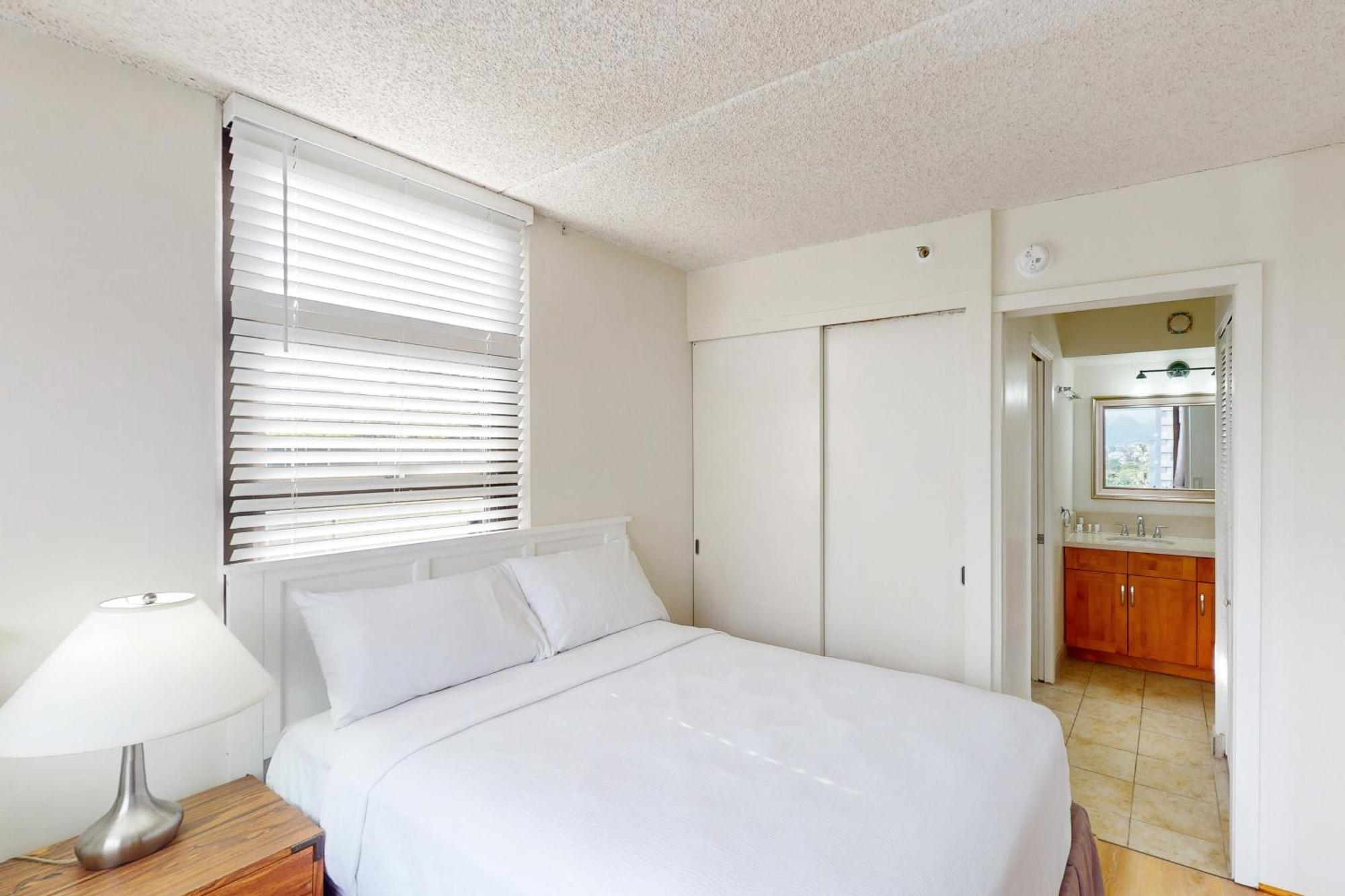 Apartment Waikiki Banyan 613 Honolulu