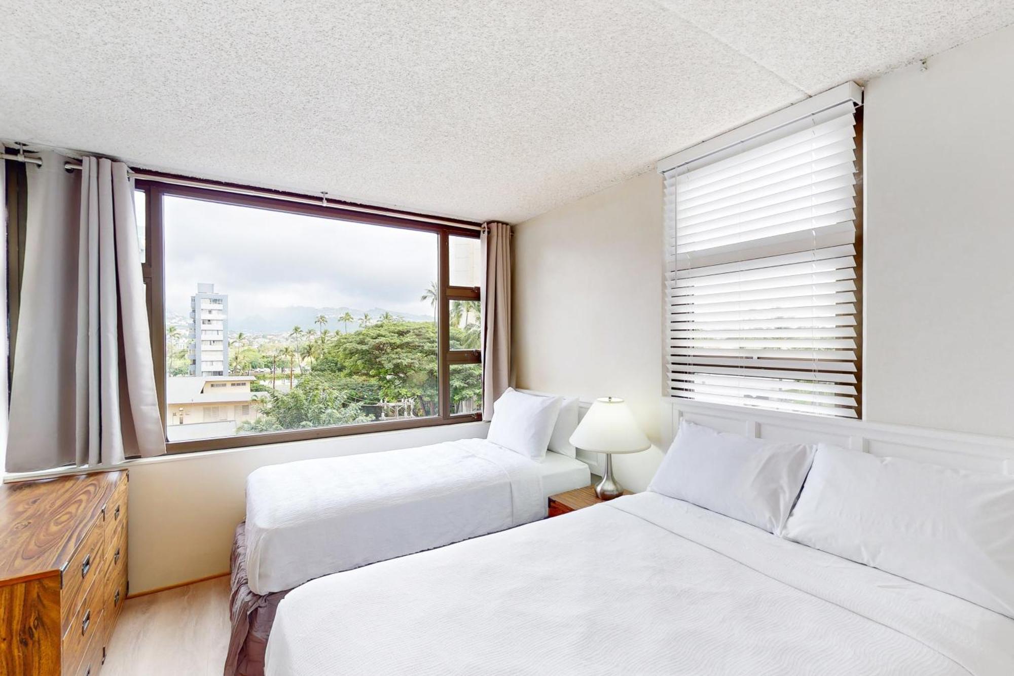 Apartment Waikiki Banyan 613 Honolulu
